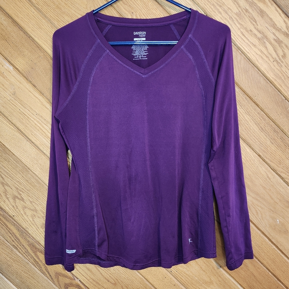 Danskin Now Fitted Medium Plush Plum Purple Long Sleeve V Neck Athletic Top